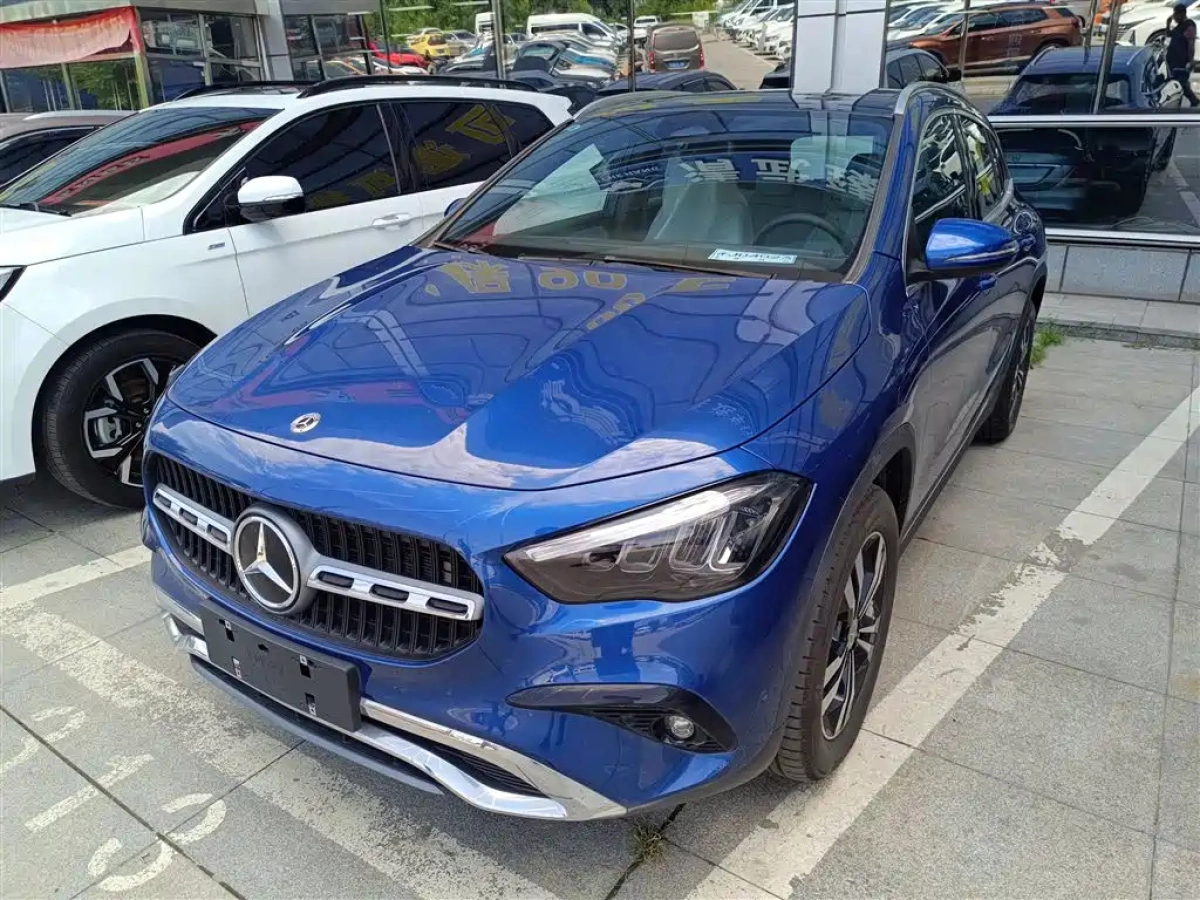MERCEDES BENZ GLA  2025
