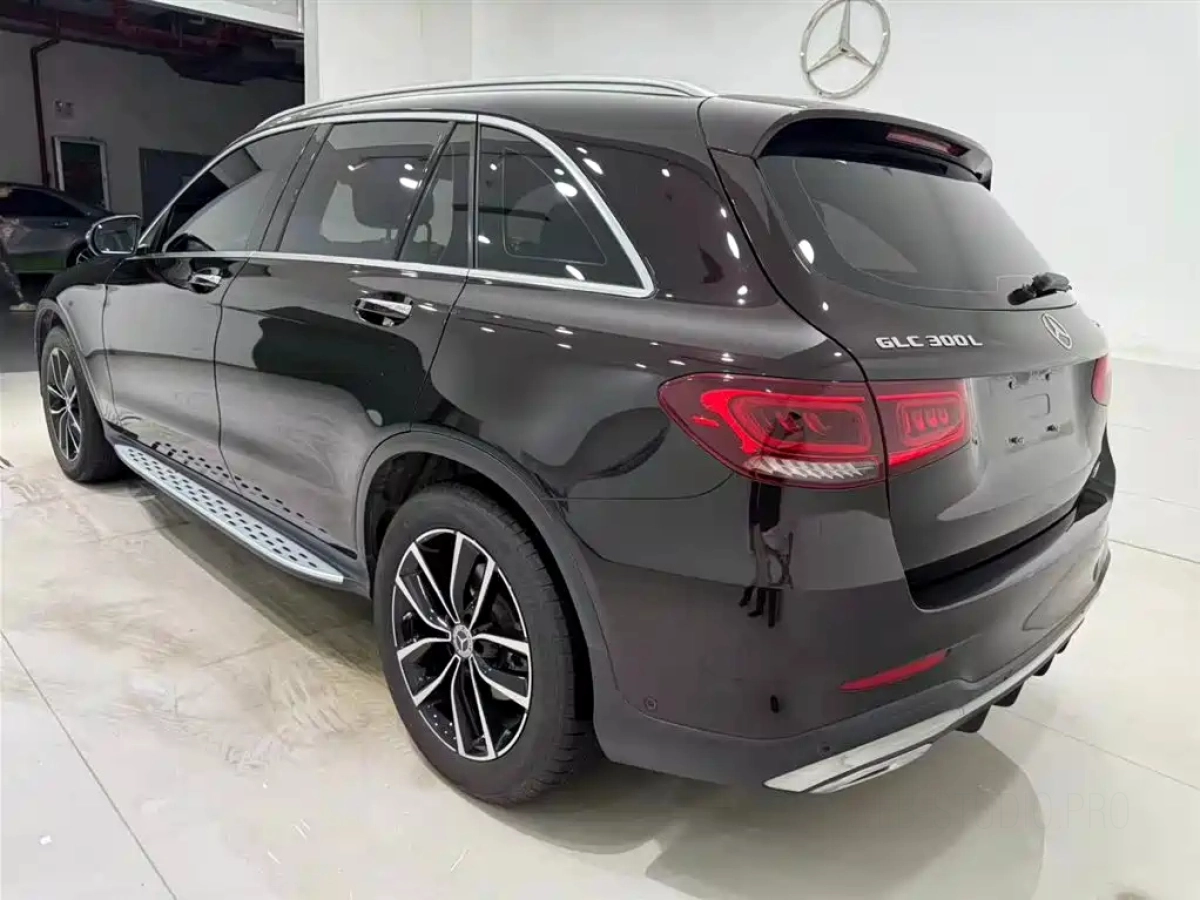MERCEDES BENZ GLC