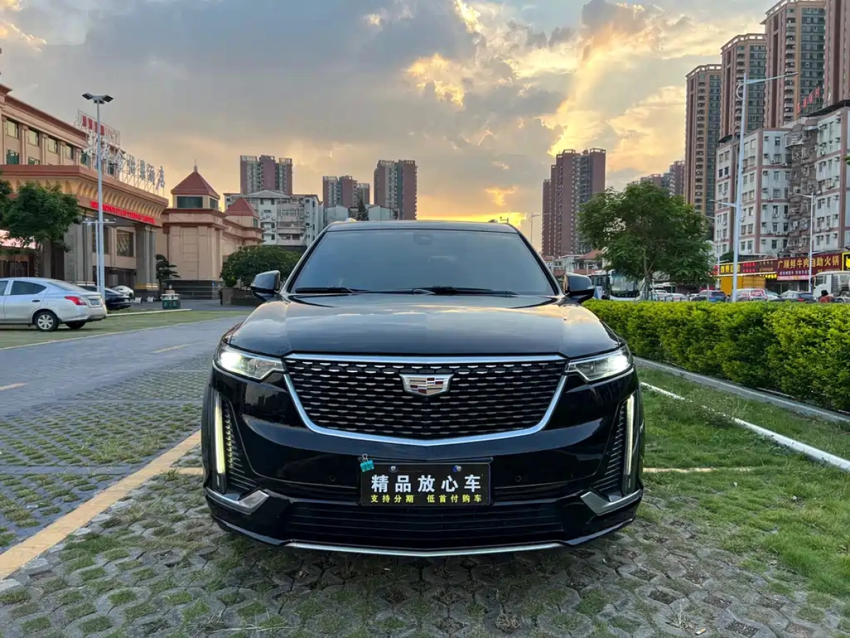 CADILLAC XT6