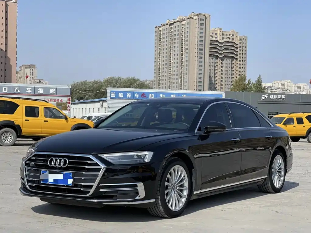 AUDI A8