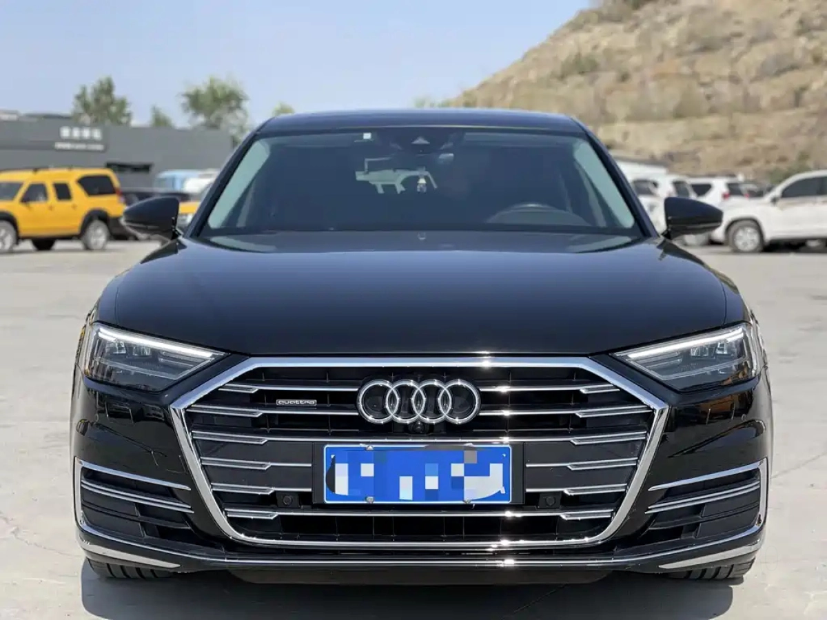 AUDI A8