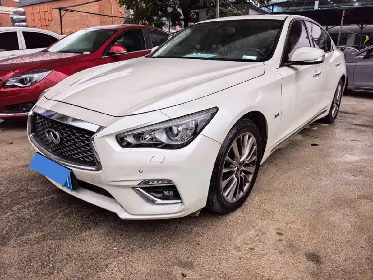 INFINITI Q50L