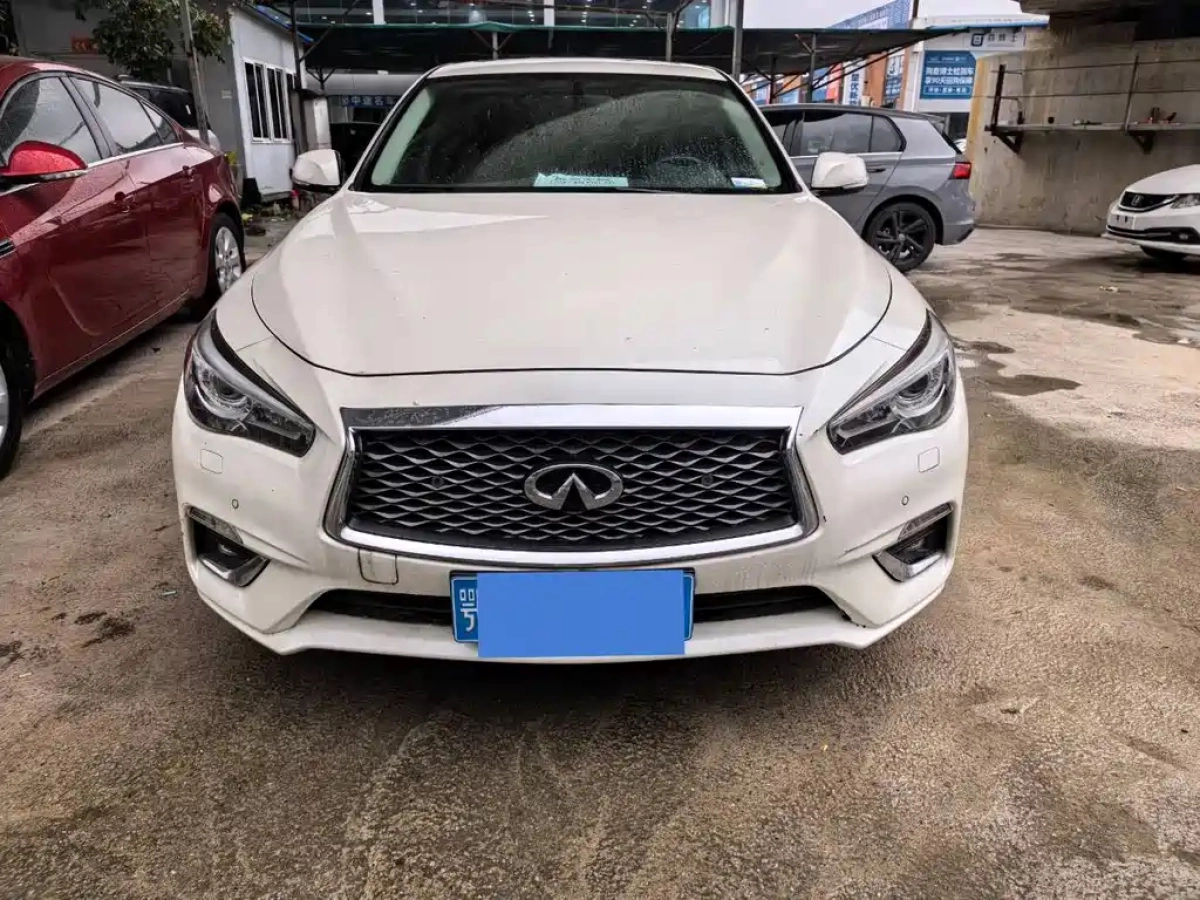 INFINITI Q50L