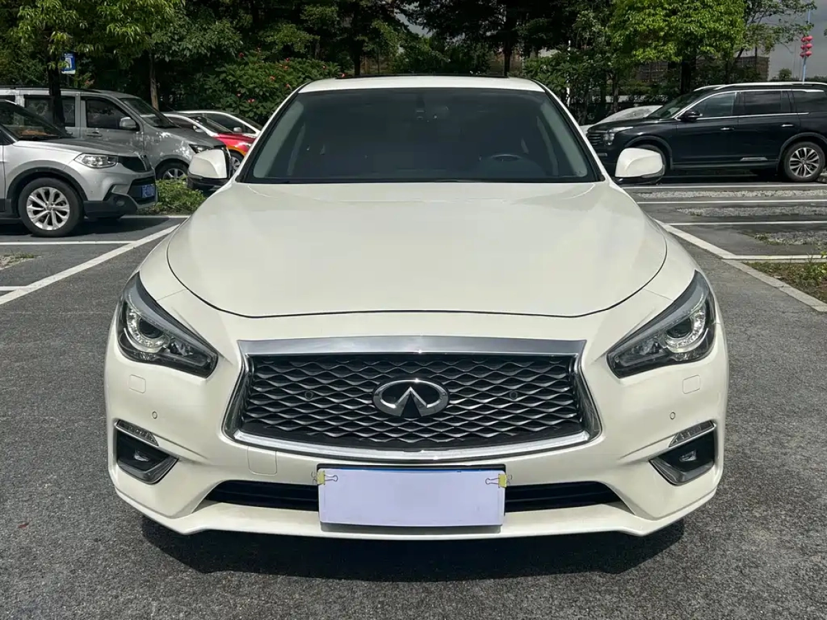 INFINITI Q50L