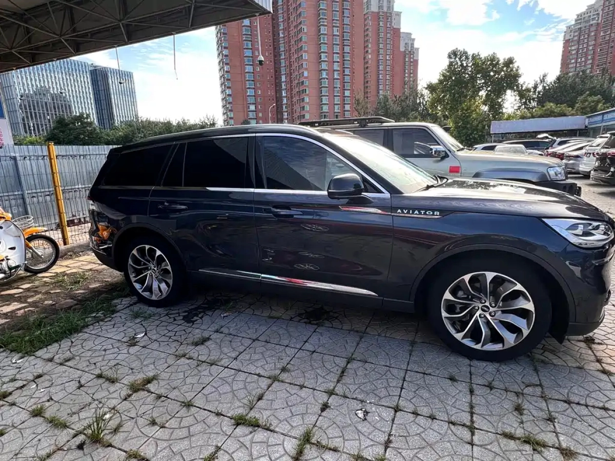 LINCOLN AVIATOR
