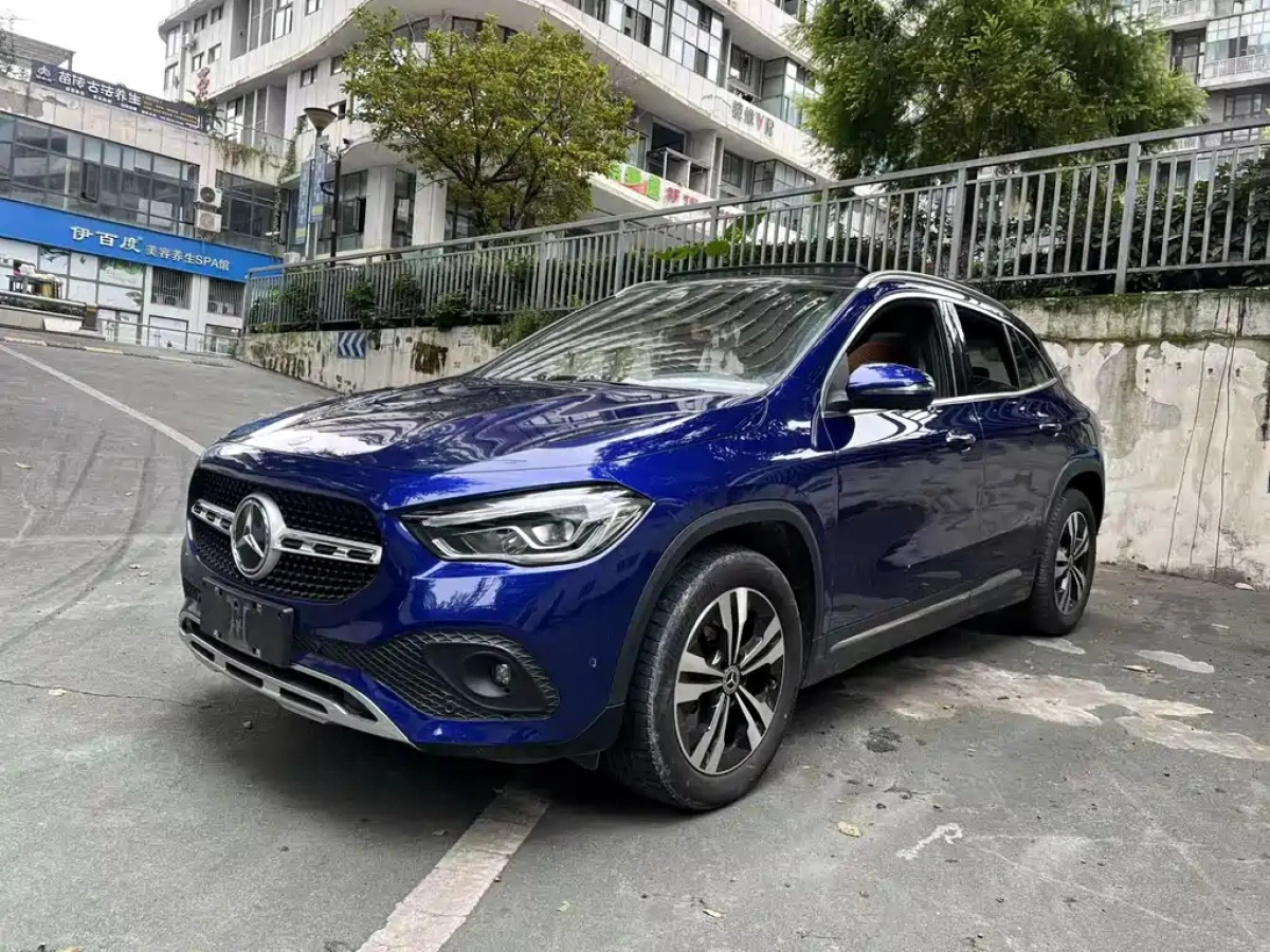 MERCEDES BENZ GLA  2021