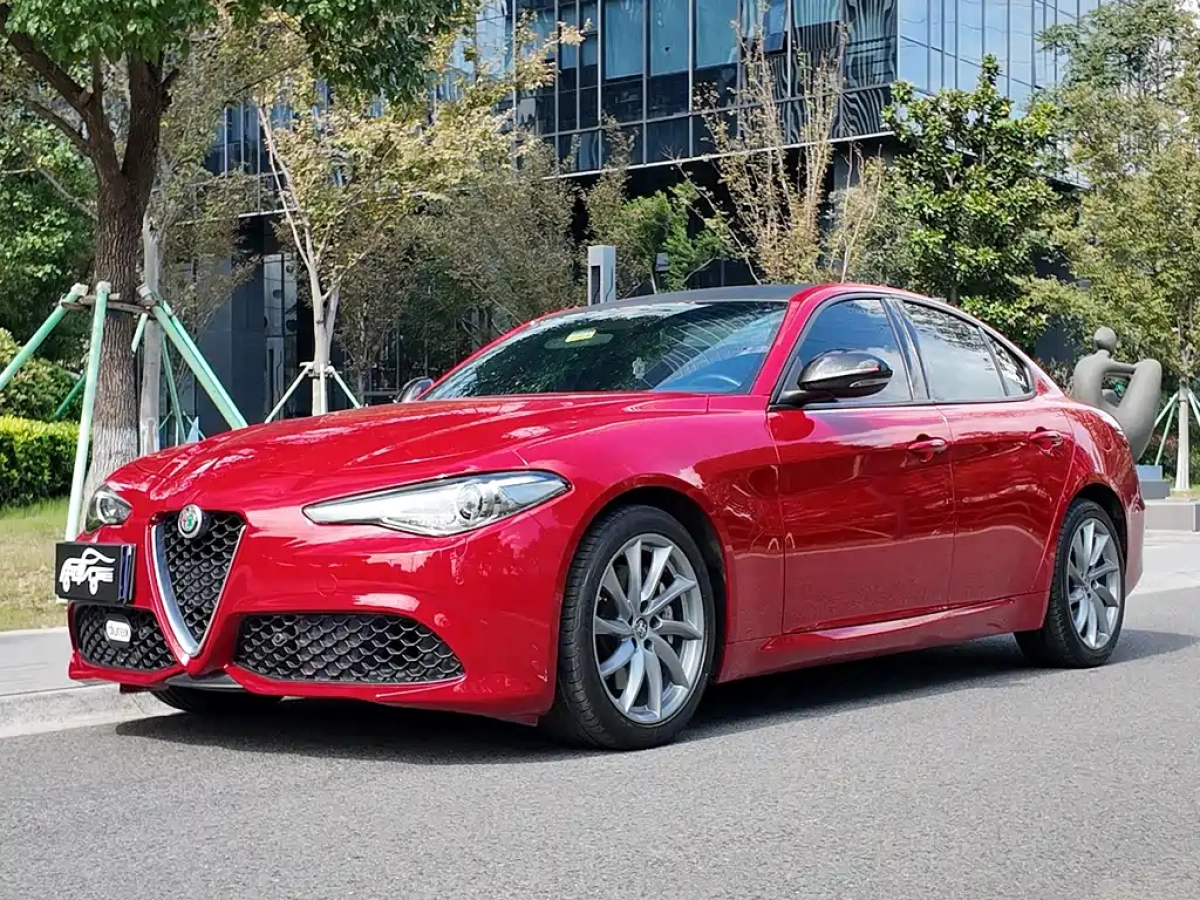ALFAROMEO GIULIA  2023