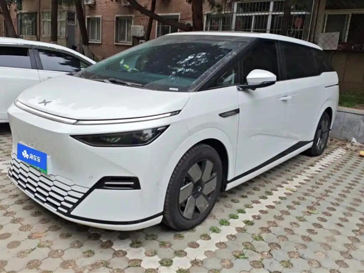 XPENG MOTORS X9