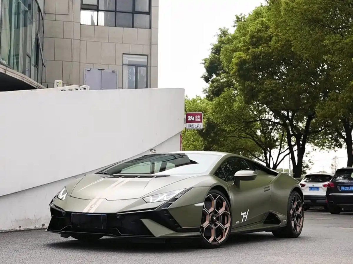 LAMBORGHINI HURACAN