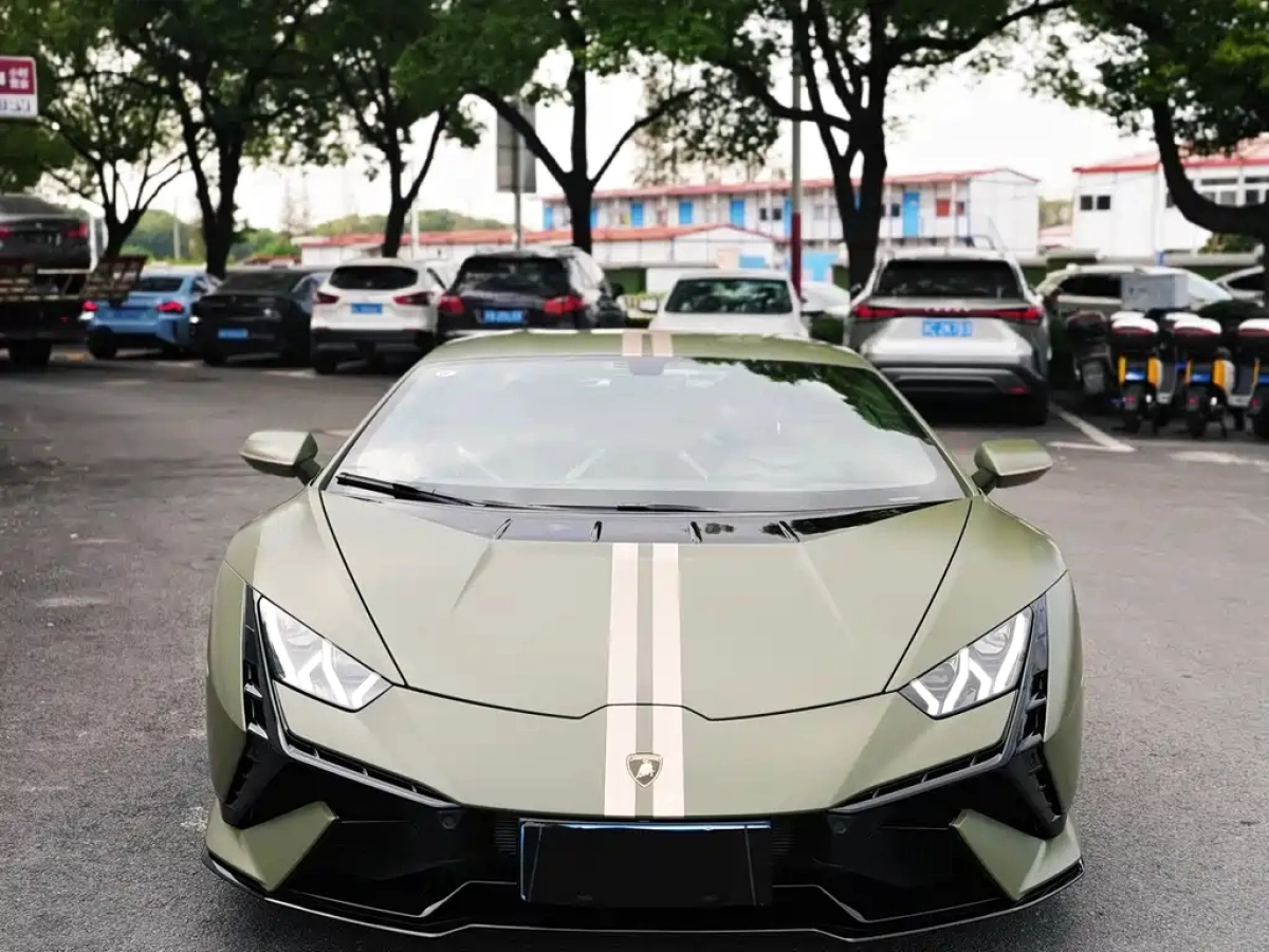 LAMBORGHINI HURACAN