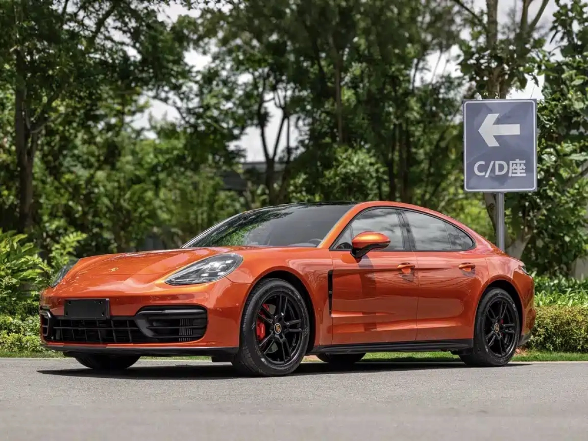 PORSCHE PANAMERA