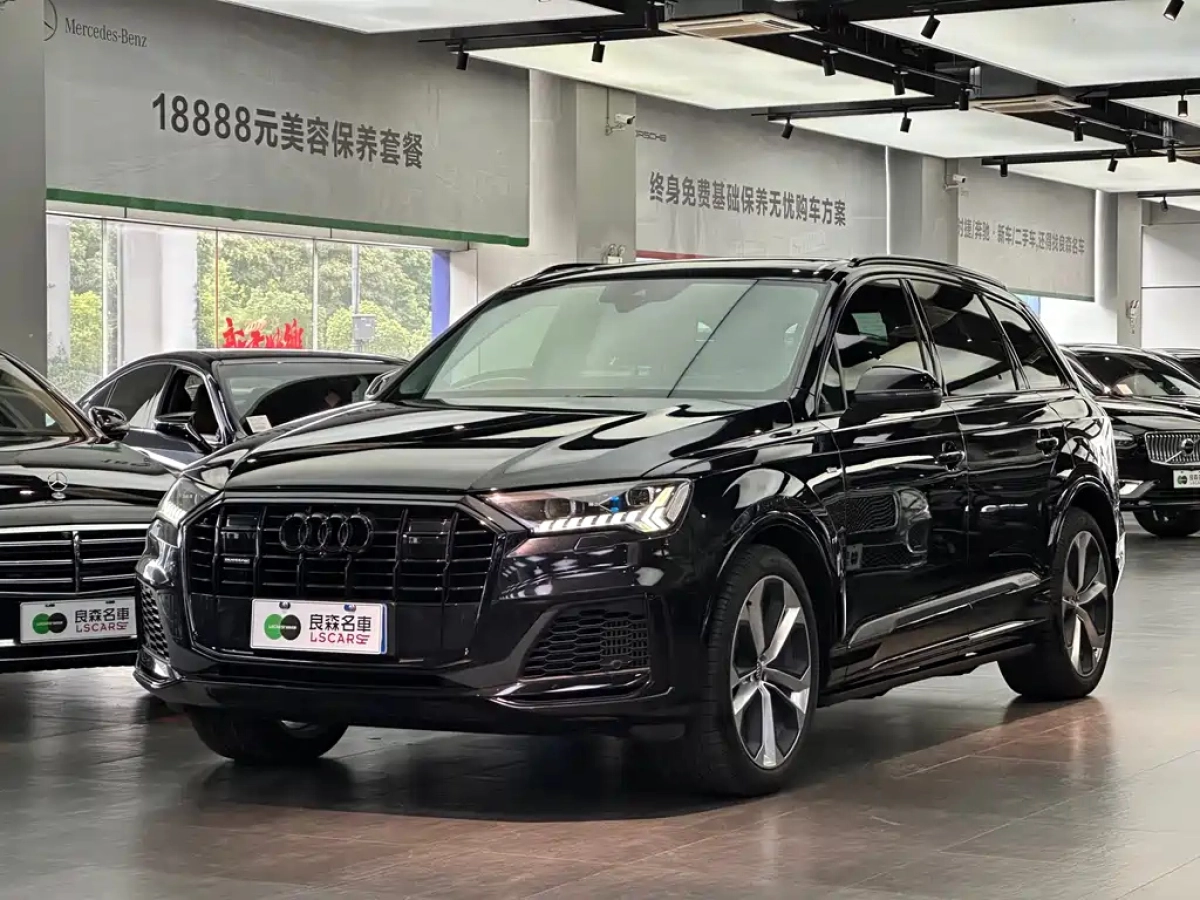 AUDI Q7  2021