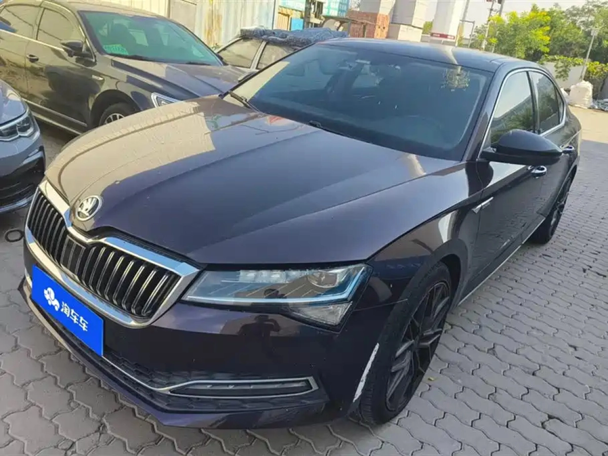 SKODA SUPERB