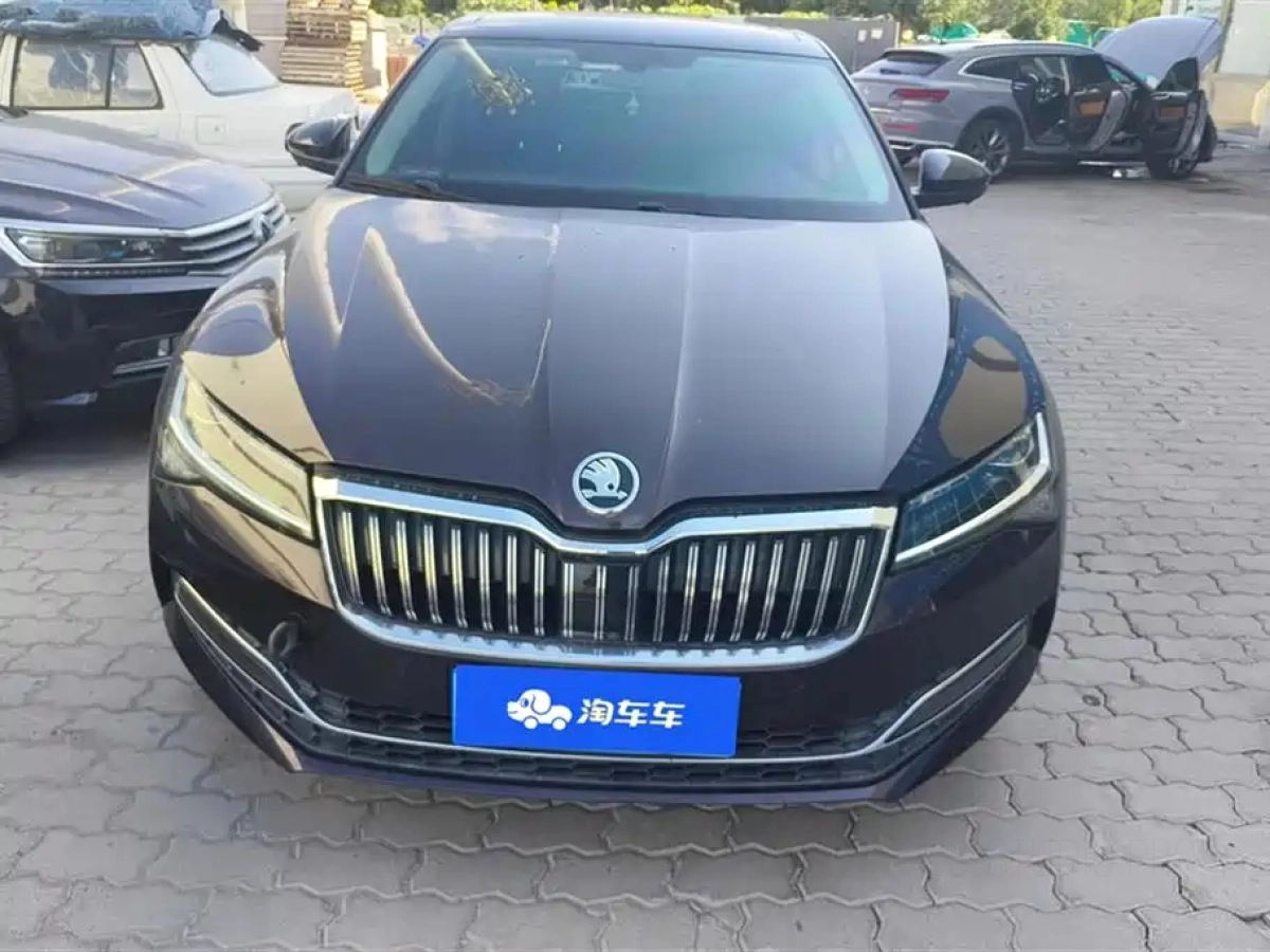 SKODA SUPERB
