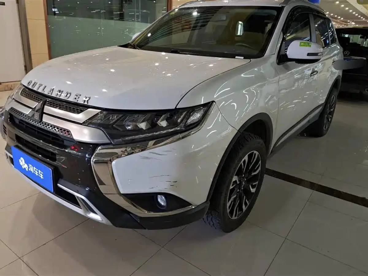 MITSUBISHI OUTLANDER  2020