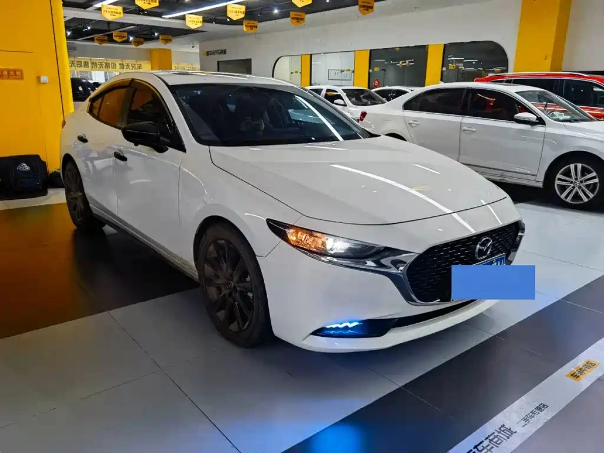 MAZDA 3 AXELA