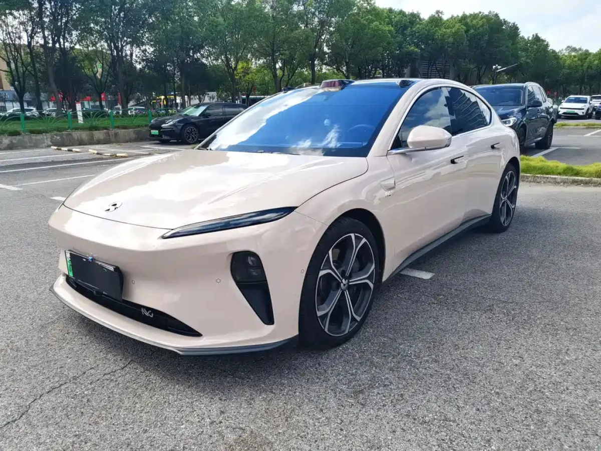 NIO ET5