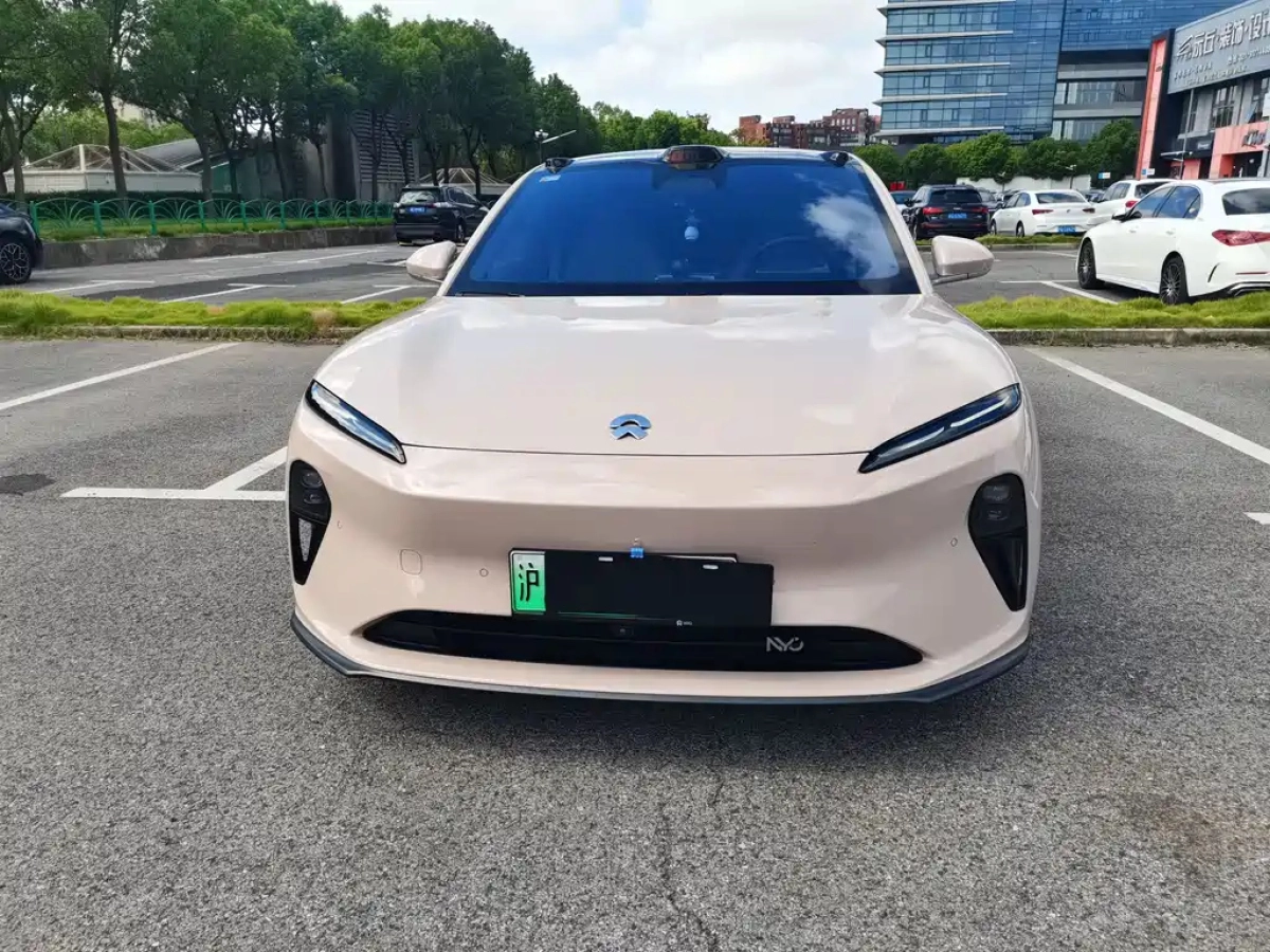 NIO ET5