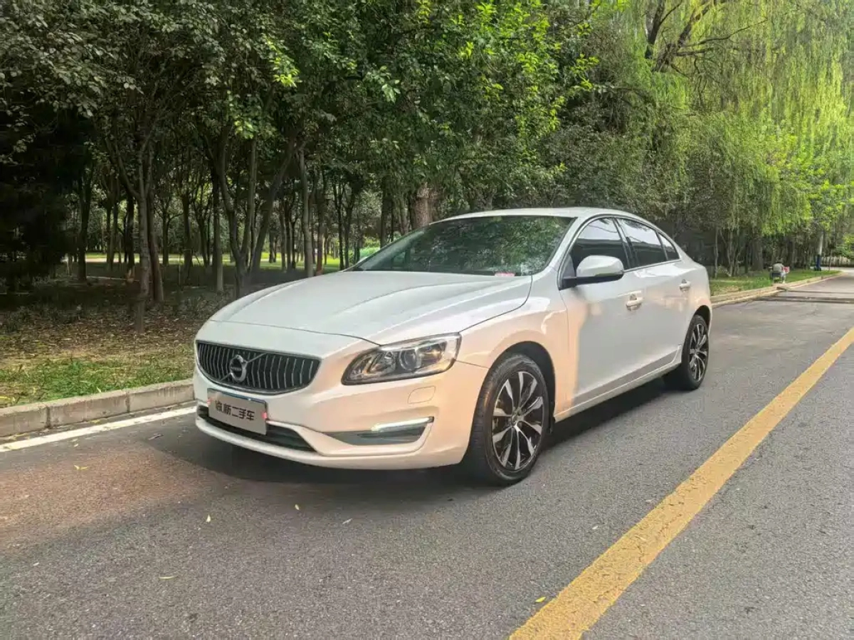 VOLVO S60  2019