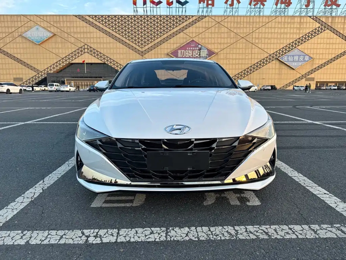 HYUNDAI ELANTRA