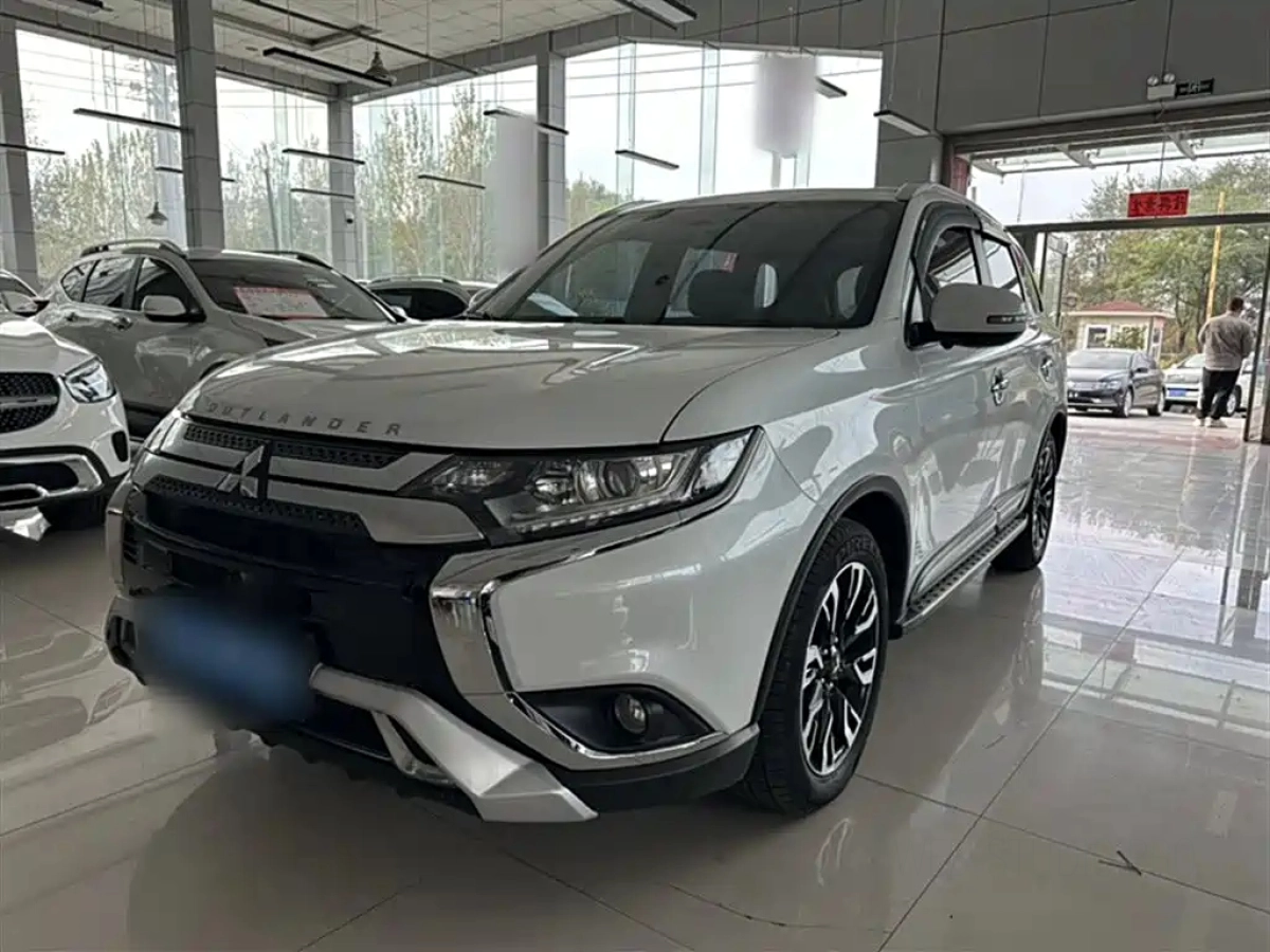 MITSUBISHI OUTLANDER  2020