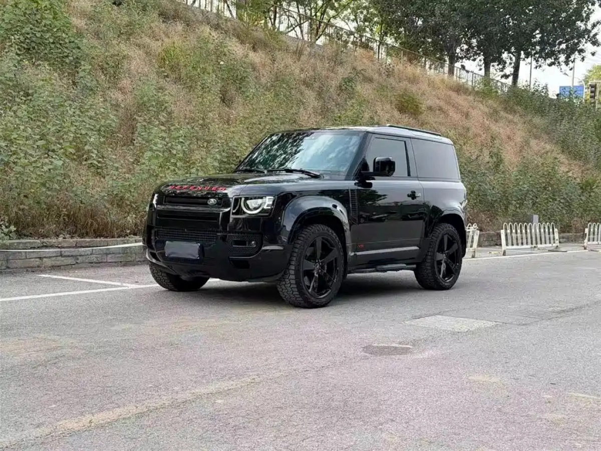 LAND ROVER DEFENDER