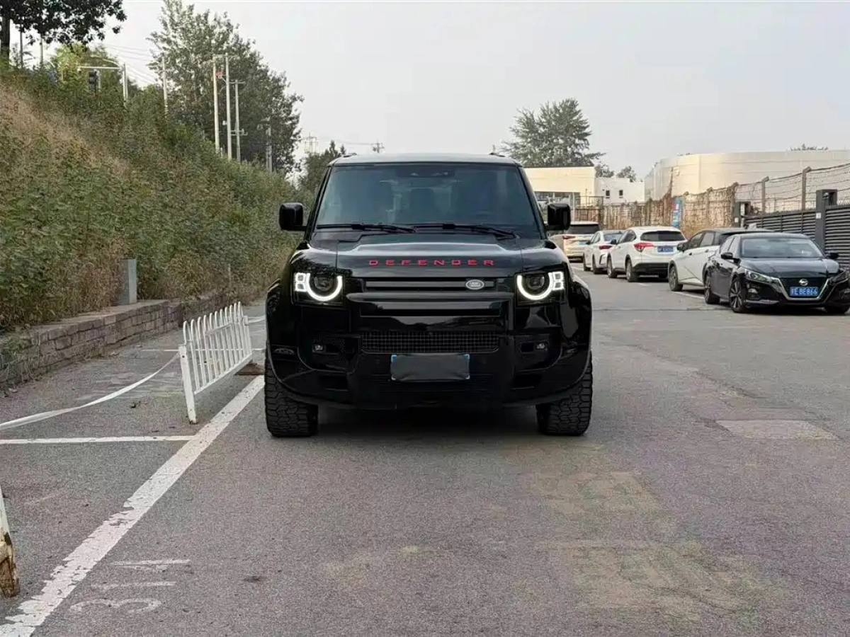 LAND ROVER DEFENDER