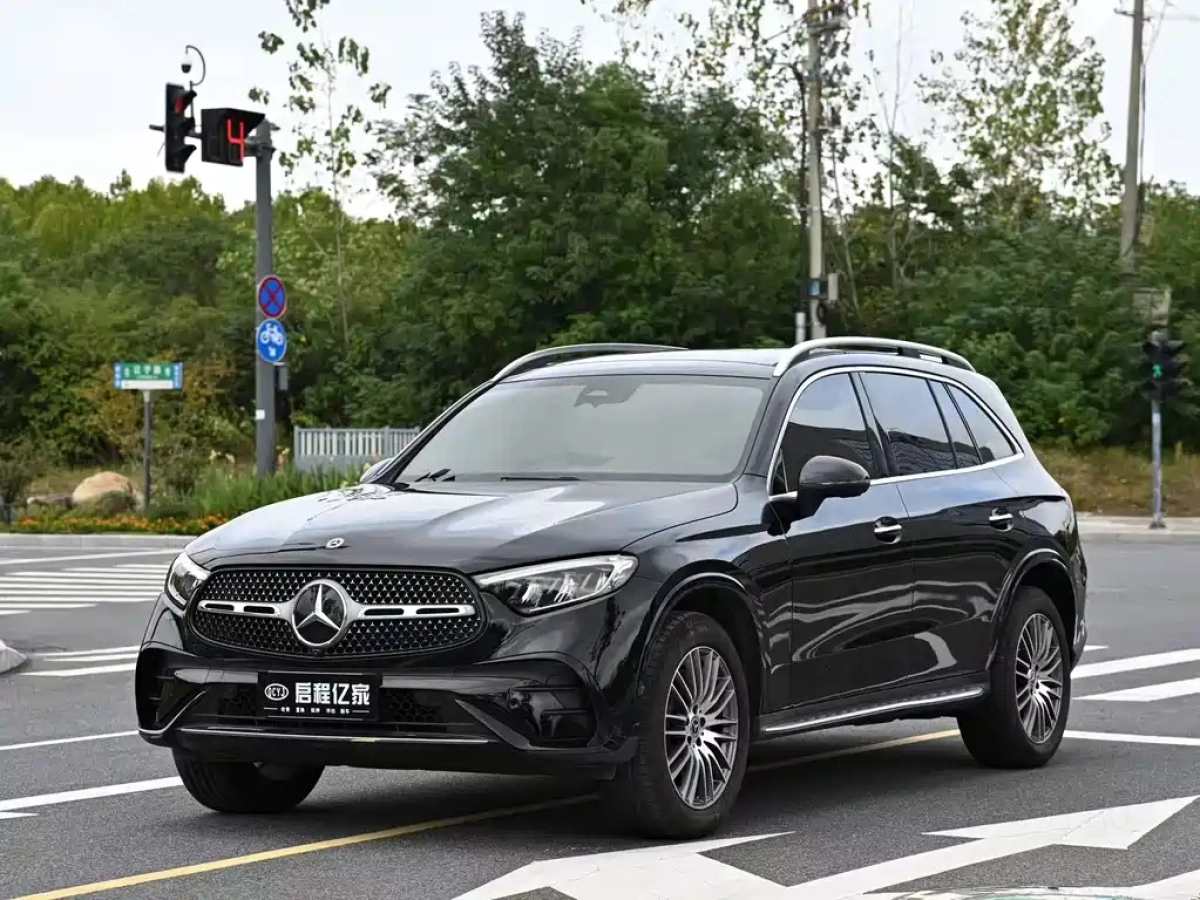 MERCEDES BENZ GLC  2025