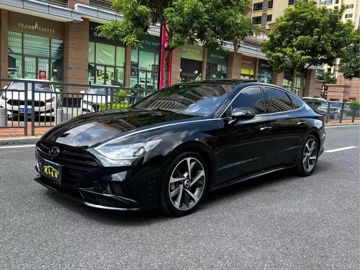HYUNDAI SONATA