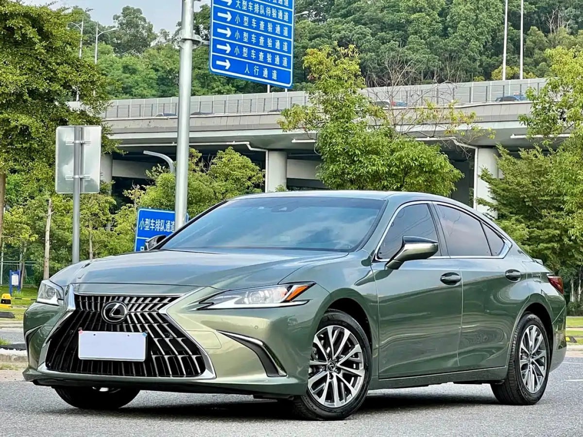 LEXUS ES