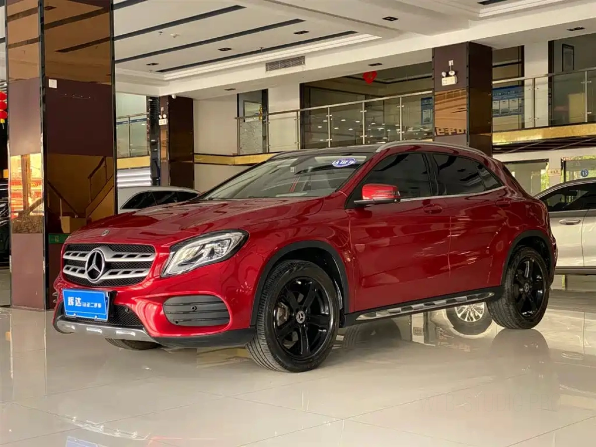 MERCEDES BENZ GLA