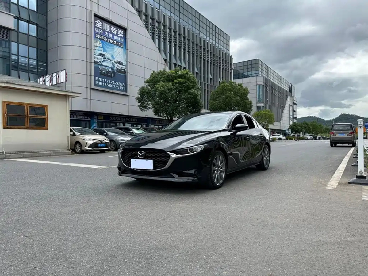 MAZDA 3 AXELA