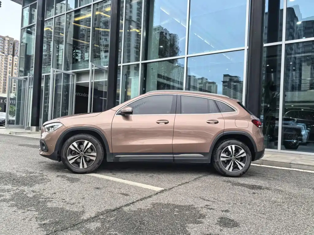 MERCEDES BENZ GLA