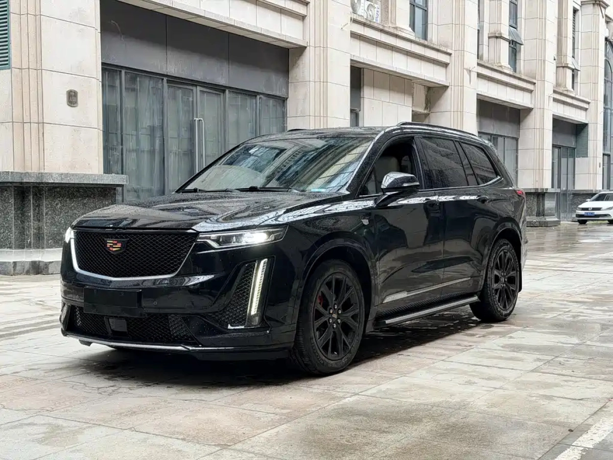 CADILLAC XT6