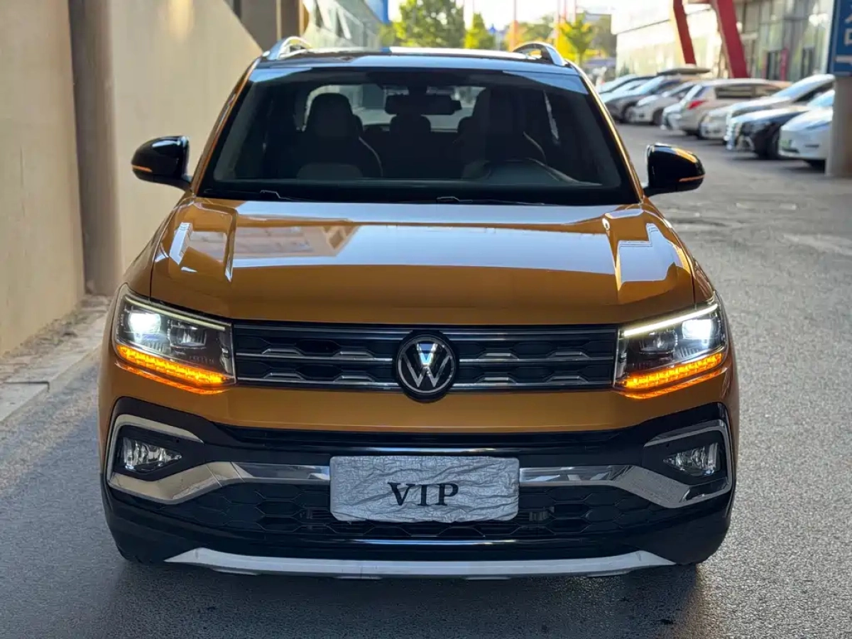 VOLKSWAGEN T-CROSS
