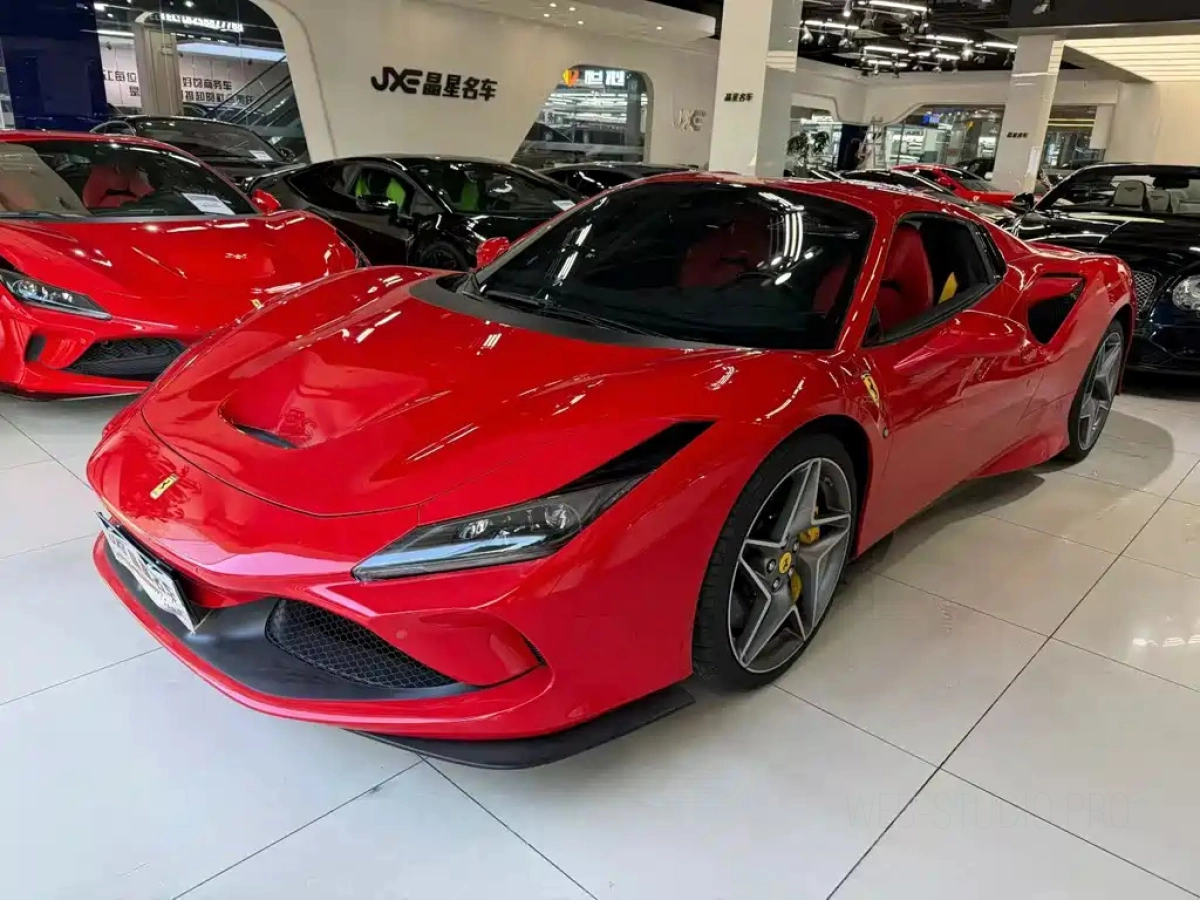 FERRARI F8