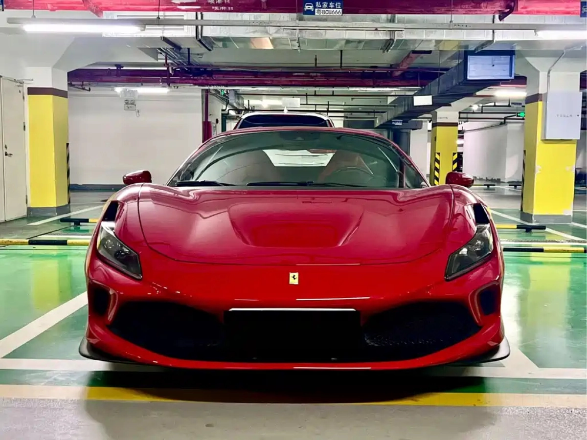 FERRARI F8