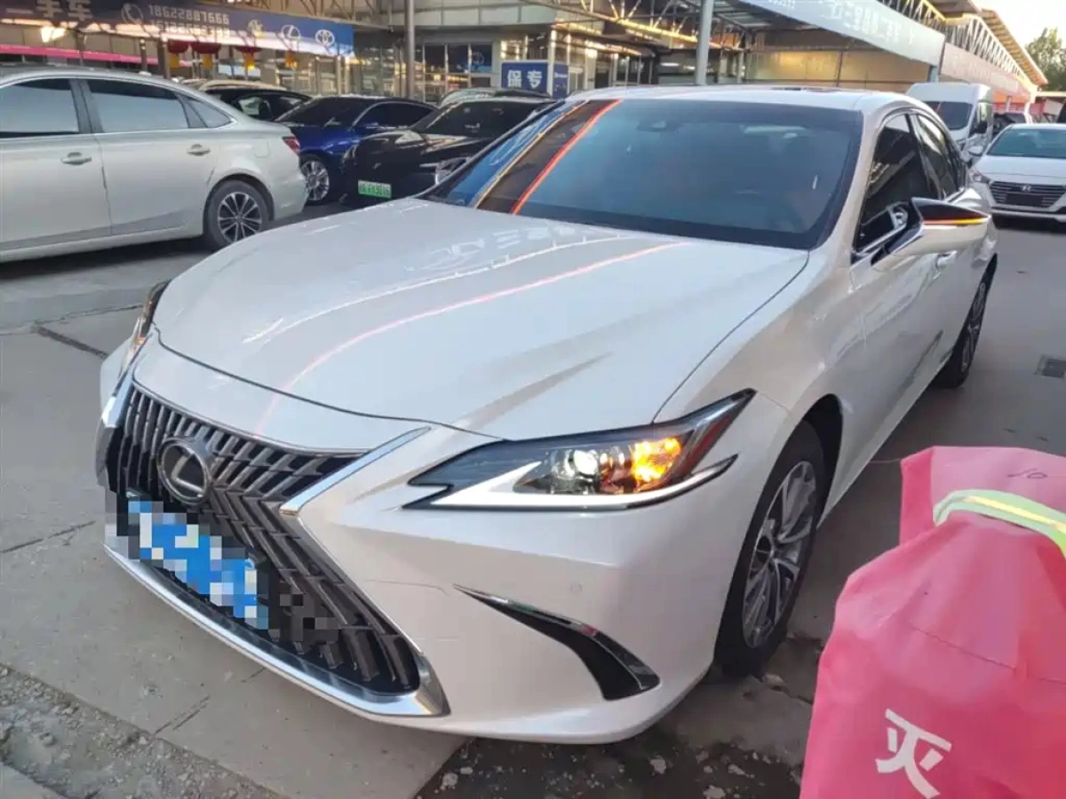 LEXUS ES  2024