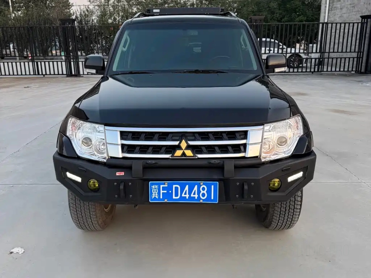 MITSUBISHI PAJERO IMPORT