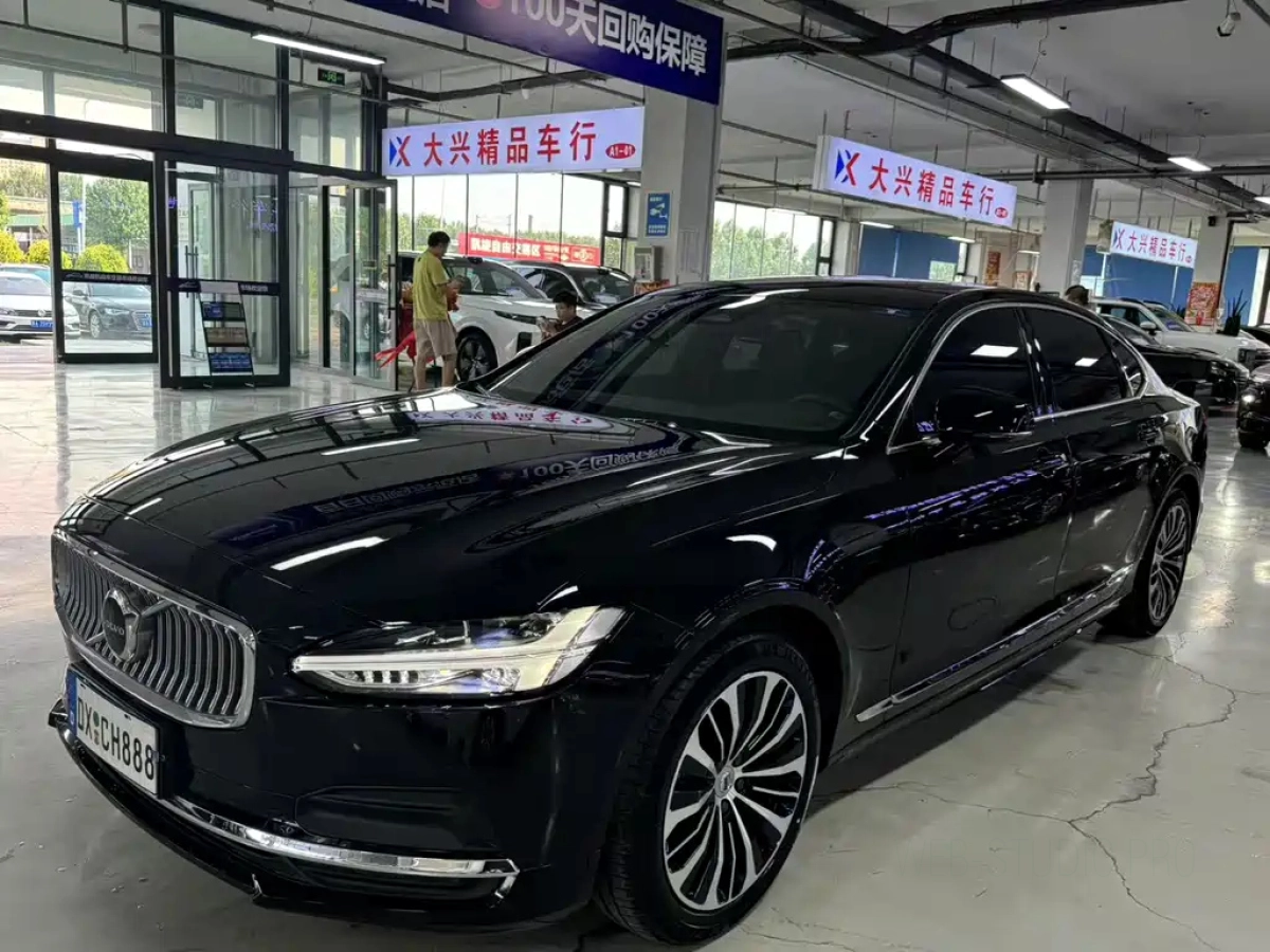 VOLVO S90