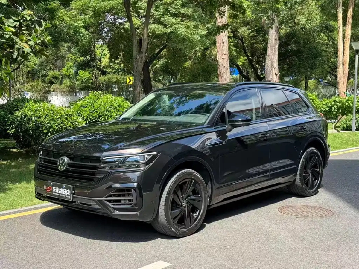 VOLKSWAGEN TOUAREG