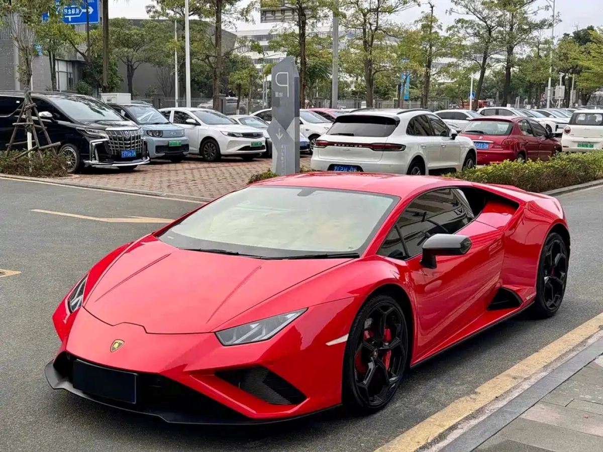LAMBORGHINI HURACAN