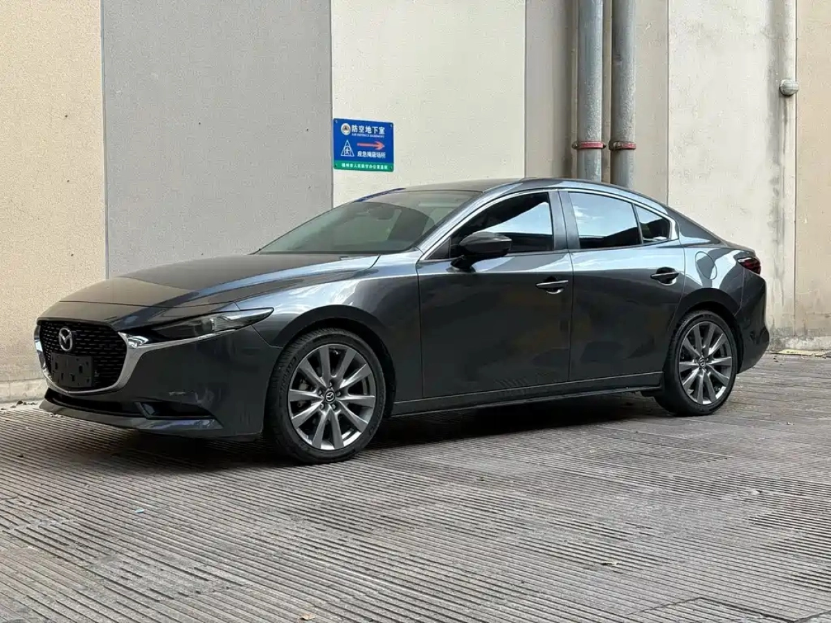 MAZDA 3 AXELA