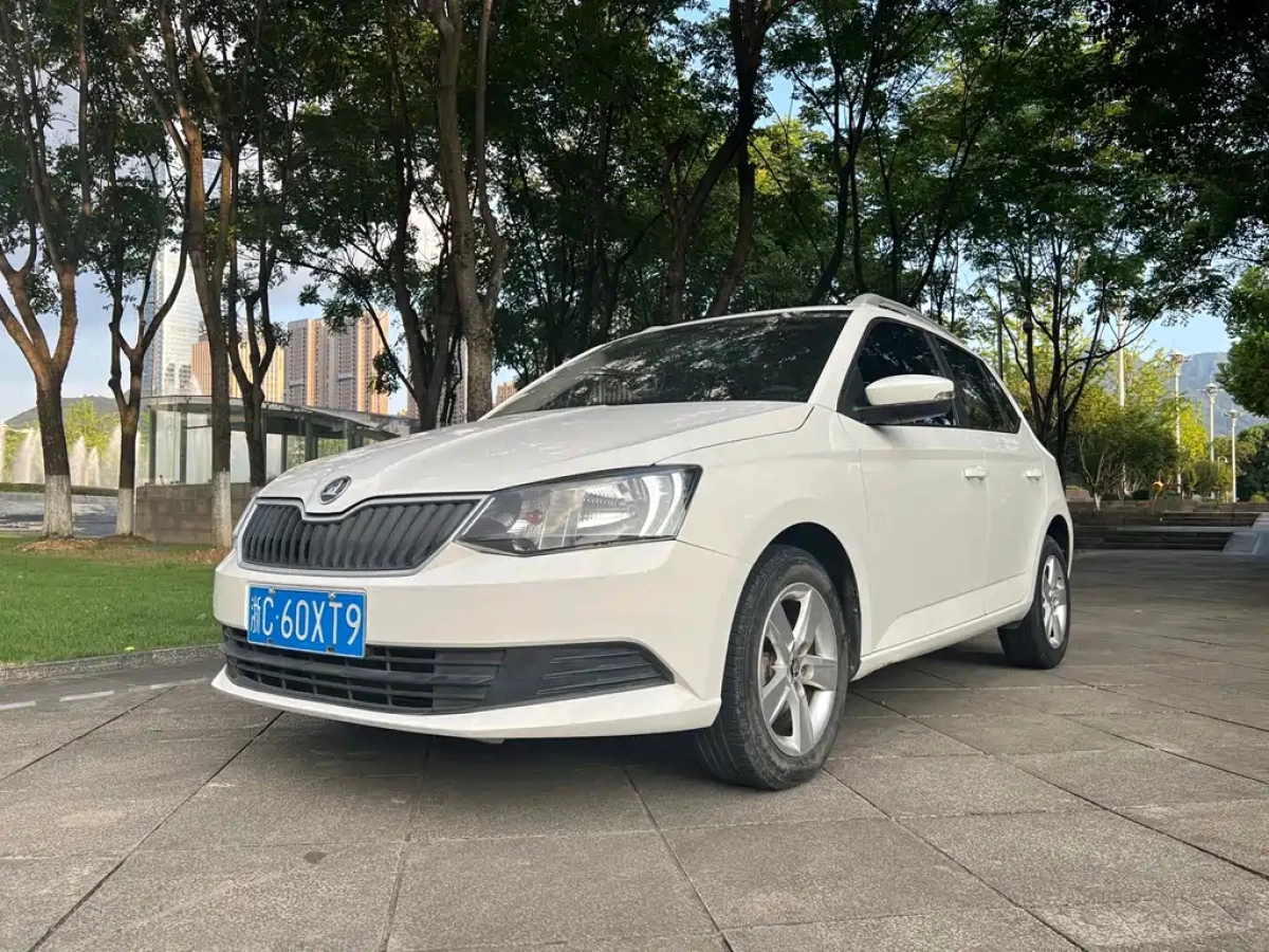 SKODA FASCIA  2019