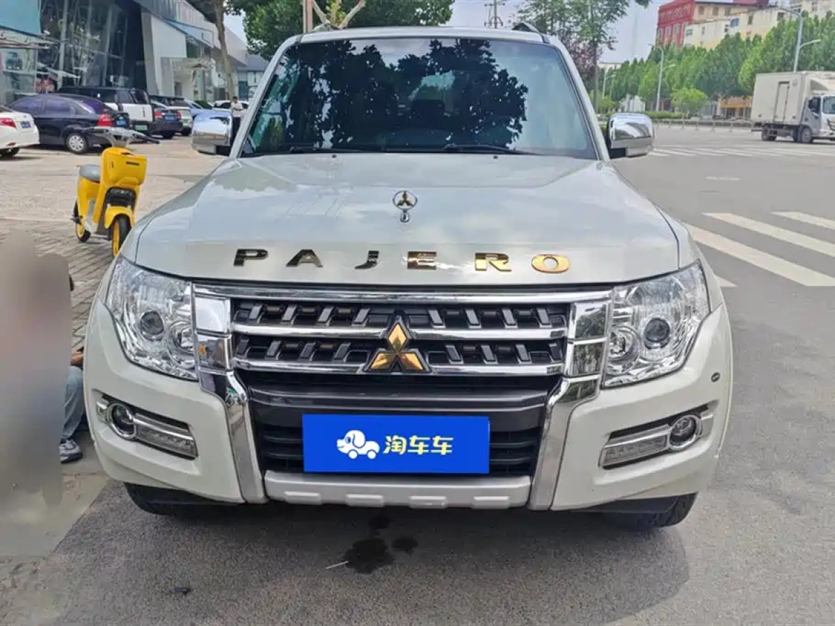 MITSUBISHI PAJERO IMPORT