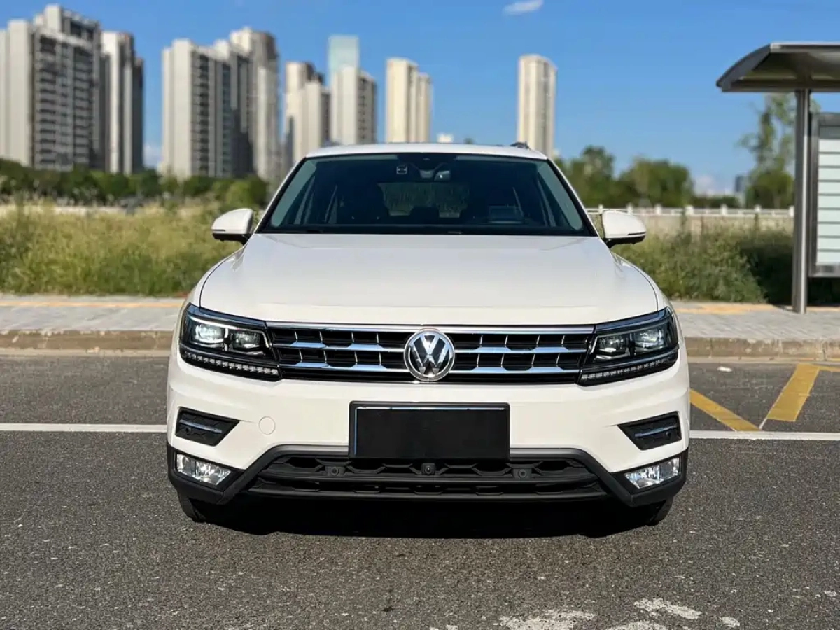 VOLKSWAGEN TIGUAN L