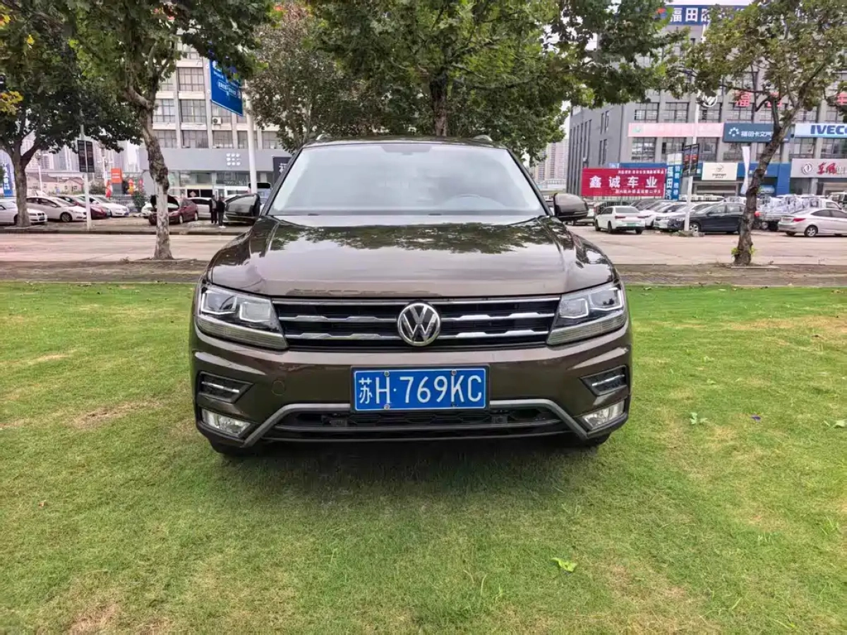 VOLKSWAGEN TIGUAN L