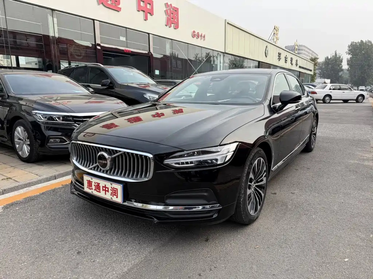 VOLVO S90