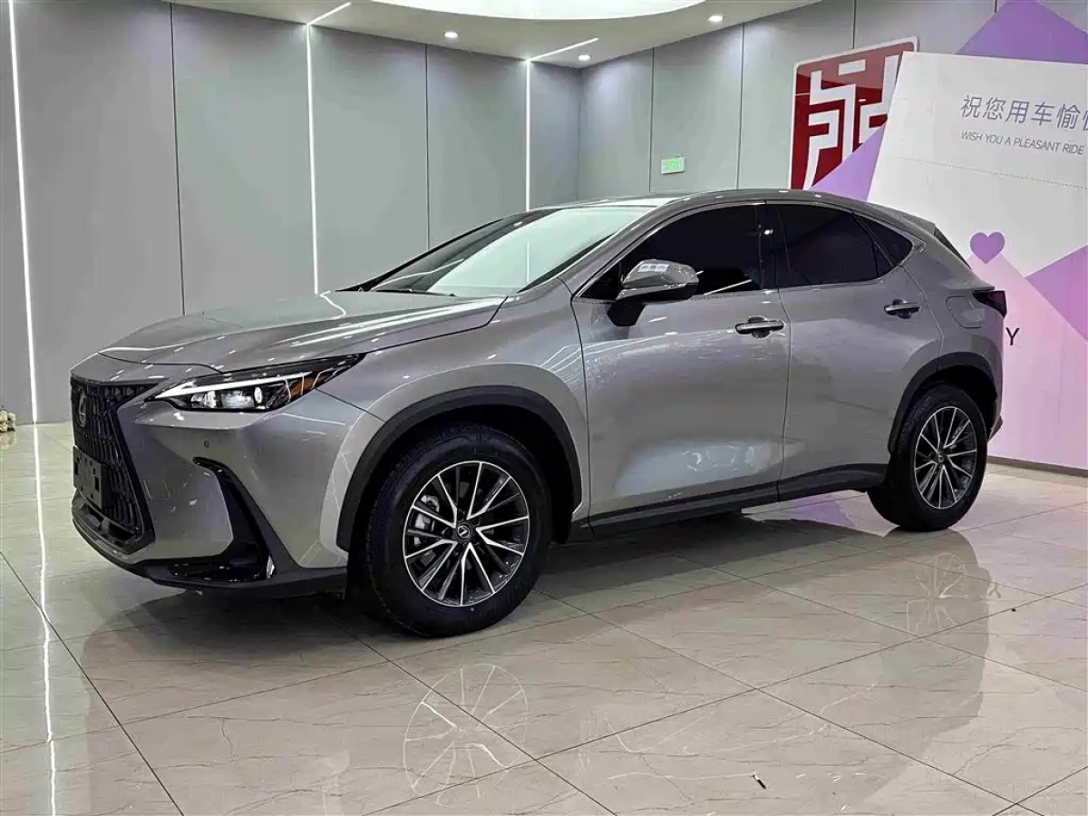 LEXUS NX  2025
