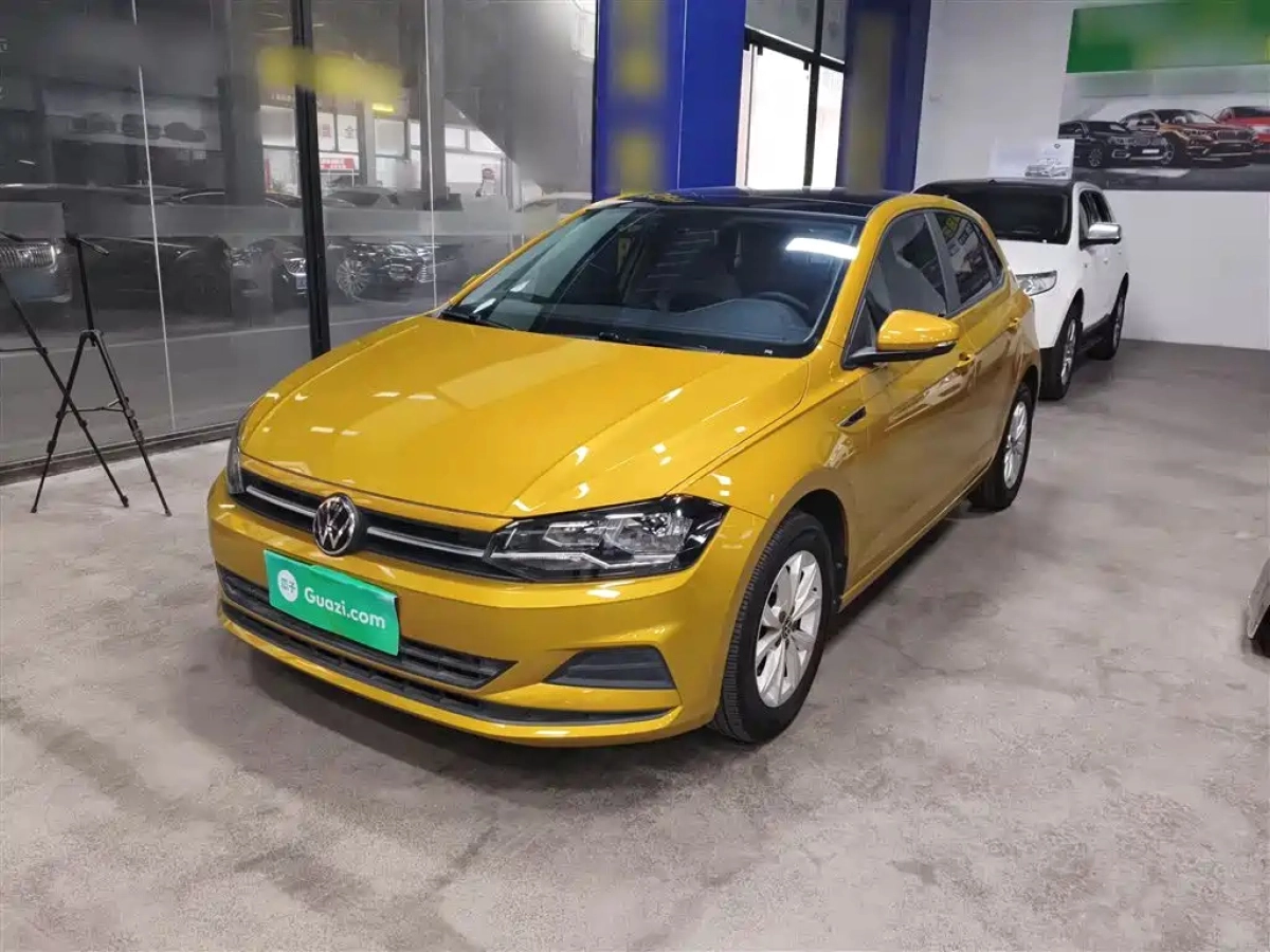 VOLKSWAGEN POLO
